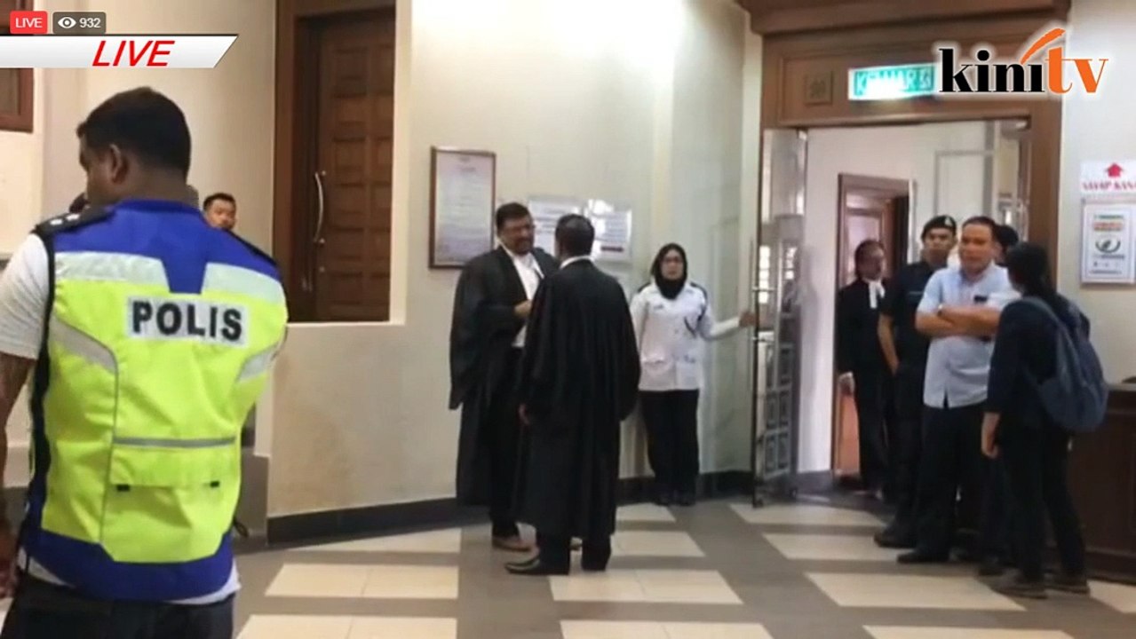 LIVE: Najib keluar dari mahkamah