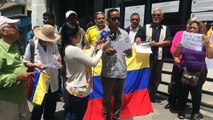 La organización política Colombia Humana realiza una concentración por la vida y La Paz en este país. Desde el Consulado de Colombia en Caracas Venezuela
