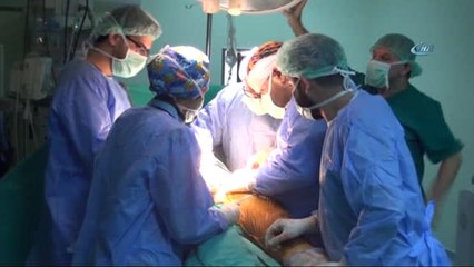 Yatalak Geldiği Hastaneden Yürüyerek Çıktı