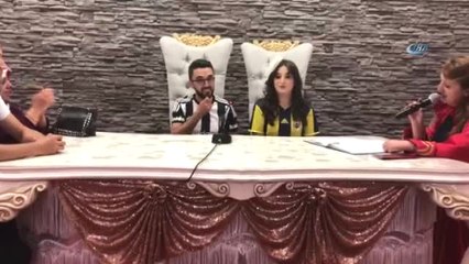 Nikah Masasına Tuttukları Takımların Formalarını Giyerek Oturdular