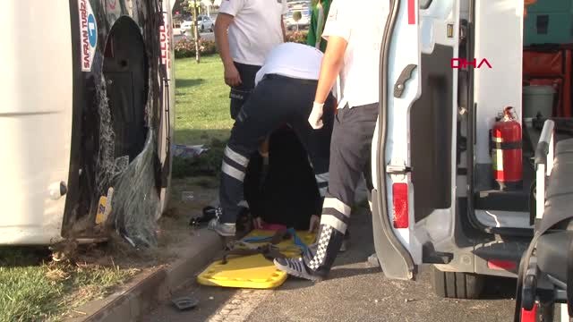 Konya Midibüs Devrildi 4 Kişi Yaralandı Hd