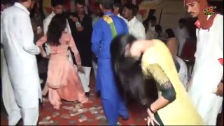 Hot Mujra  Ade Raat Nu je Tu Milna  WEDDING MUJRA DANCE 2017