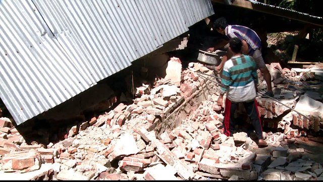 Hope fades for survivors in Indonesia quake with 131 killed