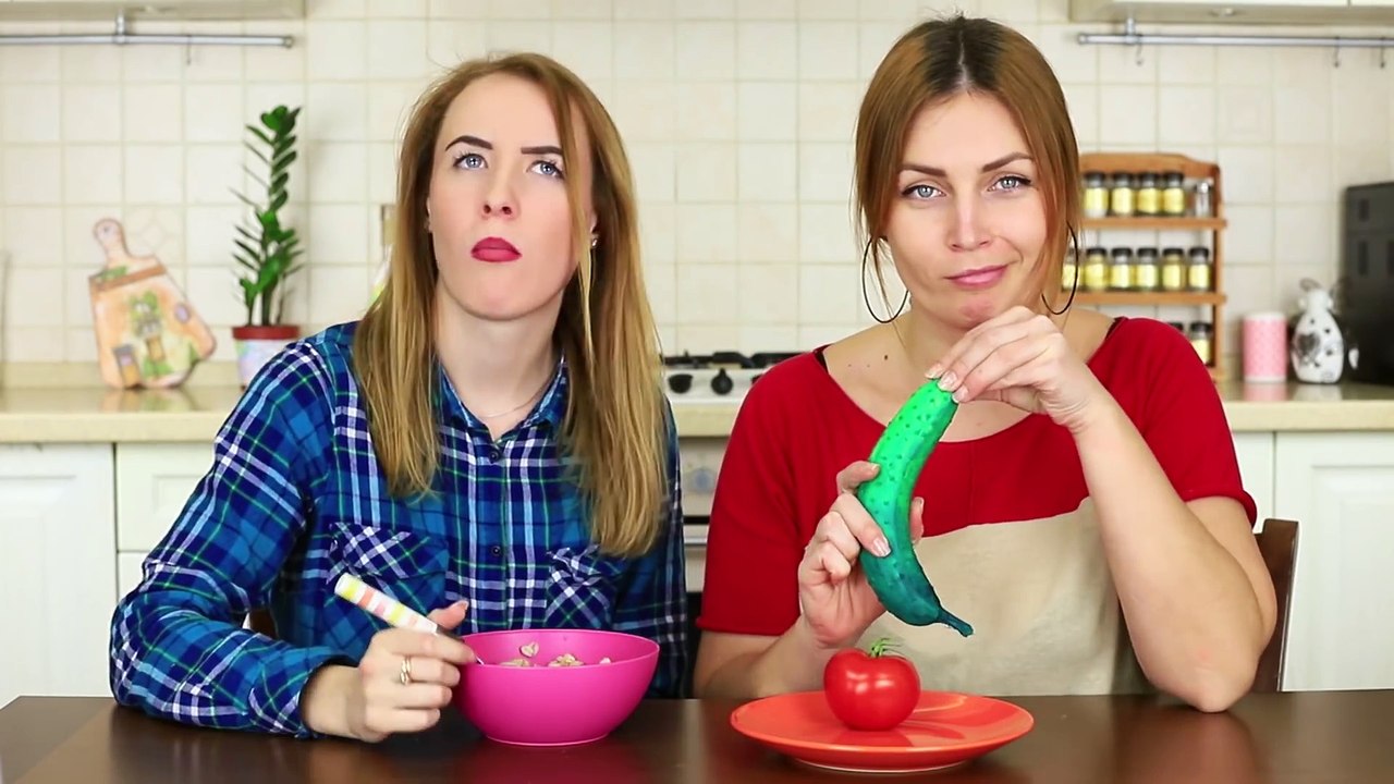 9 CHOSES ÉTRANGES À FAIRE QUAND TU T'ENNUIES   BLAGUES MARRANTES | Troom Troom FR