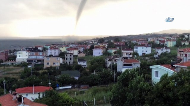 Arnavutköy sahilinde hortum çıktı...O anlar saniye saniye kamerada