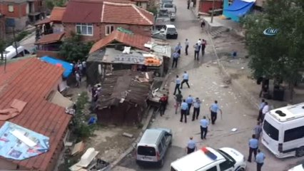 Polisin Darp Edildiği Mahalleye Şafak Operasyonu: 7 Gözaltı
