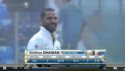 शिखर धवन का बोलिंग एक्शन देखकर दर्शक और कोहली चौंक गए