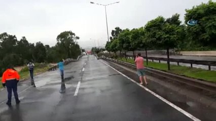 Sel Sonrası Yolun Çökme Anı Kamerada