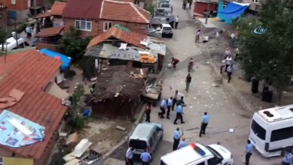 Polisin darp edildiği mahalleye şafak operasyonu: 7 gözaltı
