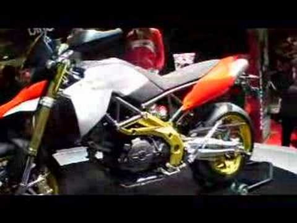 Aprilia's new 750 supermoto Dorsoduro