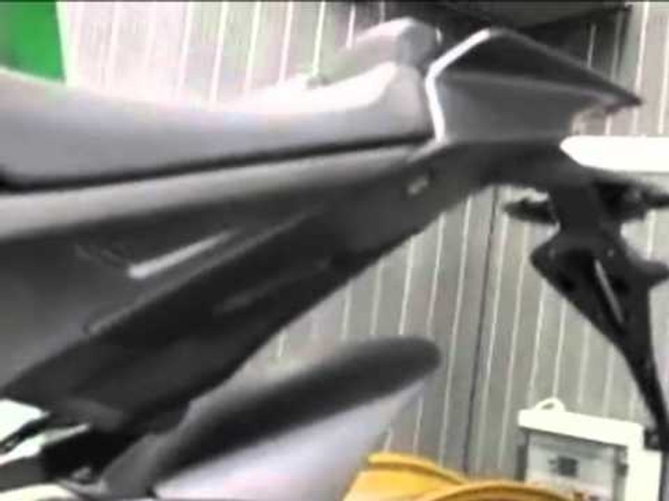 Aprilia RSV4 carbon kit - vibration testing
