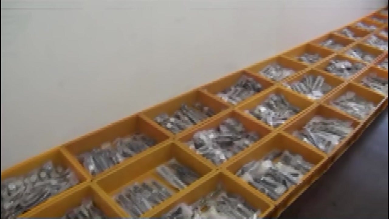 정품 가격 2천5백억 원어치 '짝퉁' 시계 적발 / YTN