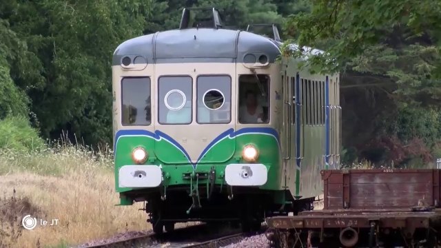 GRAND FORMAT/ Embarquement immédiat à bord du train de la vallée du Loir - 08/08/2018