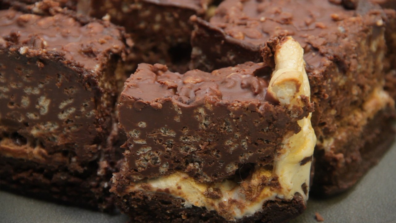 MARSHMALLOW CRUNCH BROWNIES