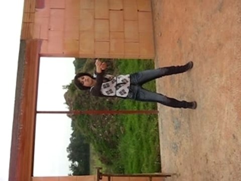 grosse bouffone plus grosse merde du monde tecktonik