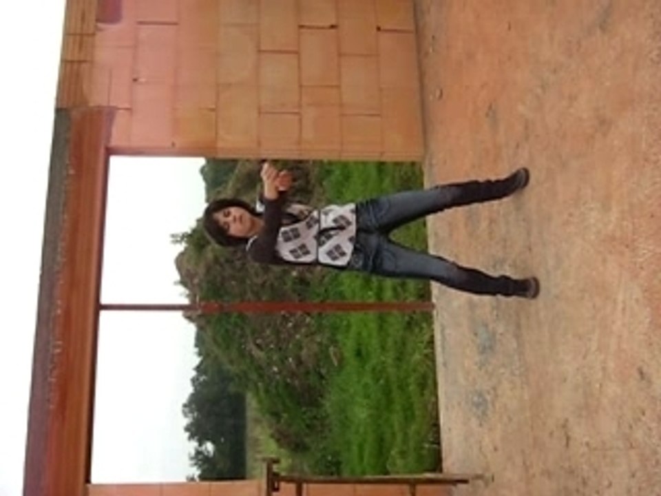 grosse bouffone plus grosse merde du monde tecktonik