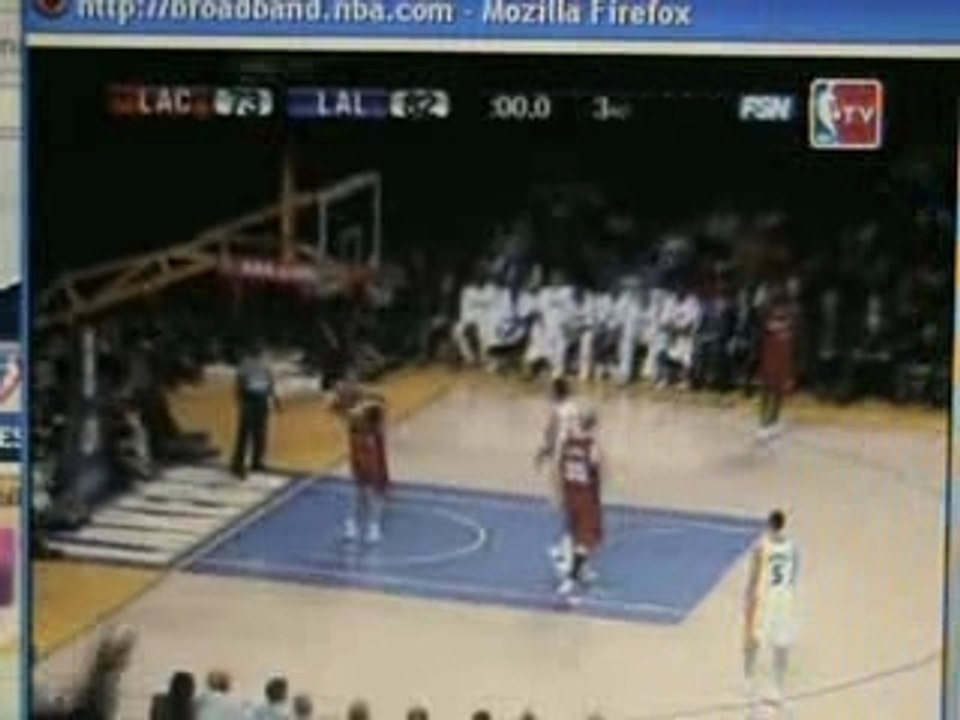 Magnifique Buzzer-beater de Corey Magette