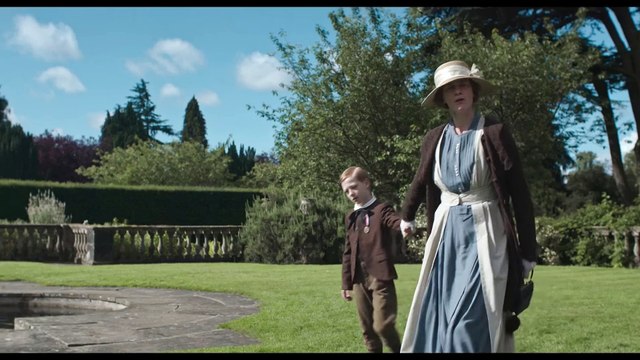 Domhnall Gleeson, Ruth Wilson & more go behind the scenes of The Little Stranger