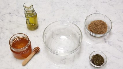 خلطة الشاي الأخضر والعسل لتقشير البشرة وتنعيمها