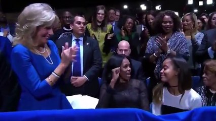 Barack Obama يقدّم رسالة مؤثّرة إلى زوجته في خطابه الأخير