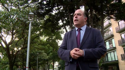 Opositor requerido en Venezuela dice estar seguro en Colombia