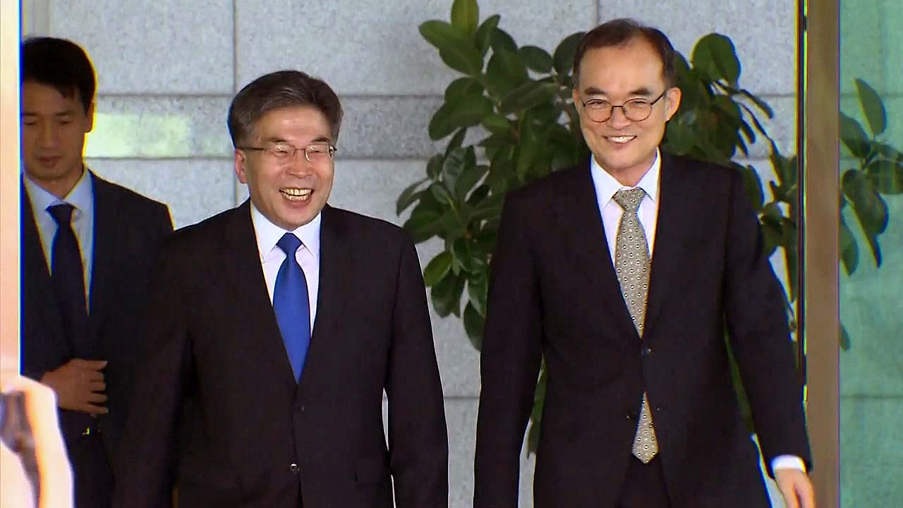 민갑룡 경찰청장, 문무일 검찰총장과 면담...대검 첫 방문 / YTN