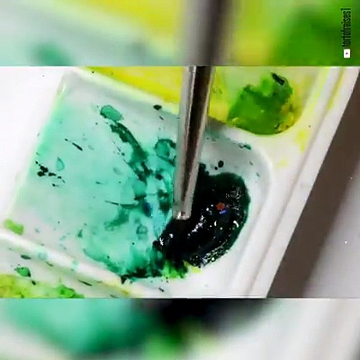 This peacock feather nail art is mesmerizing! by Tartofraises Nail ArtIG: