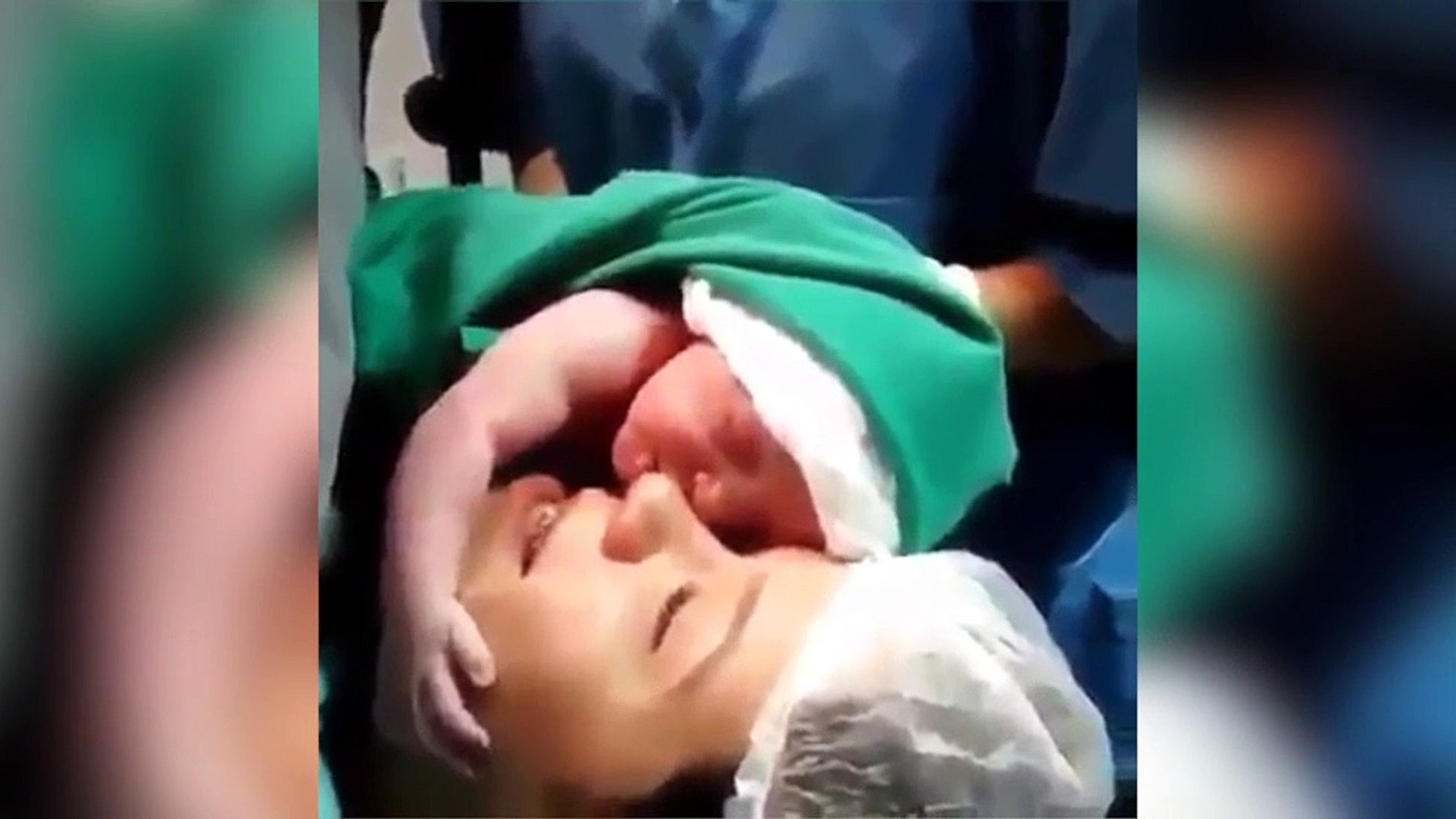 Ce Bebe Qui Vient De Naitre Ne Veut Plus Lacher Maman Adorable Video Dailymotion