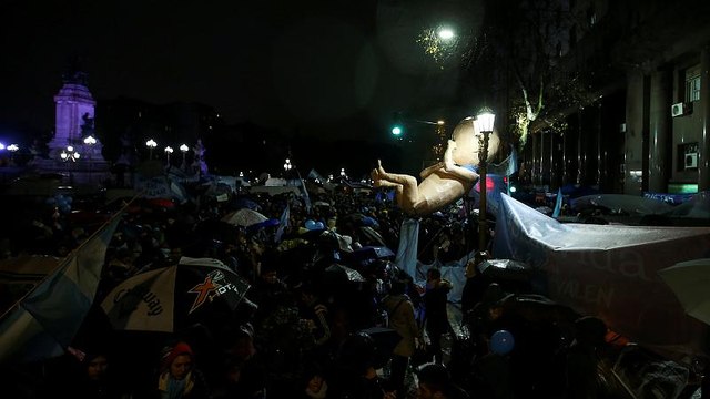 Сенат Аргентины - против абортов