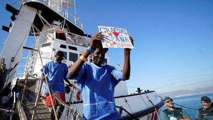 Flüchtlingsschiff mit 87 Migranten: Bitte kein Medienrummel