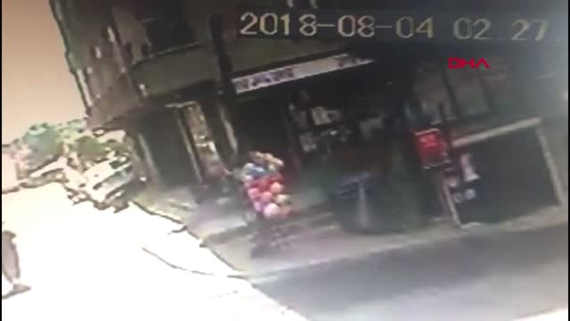 İstanbul Gaziosmanpaşa'da Bakkal Soyan Çığlık Maskeli Soyguncular Yakalandı