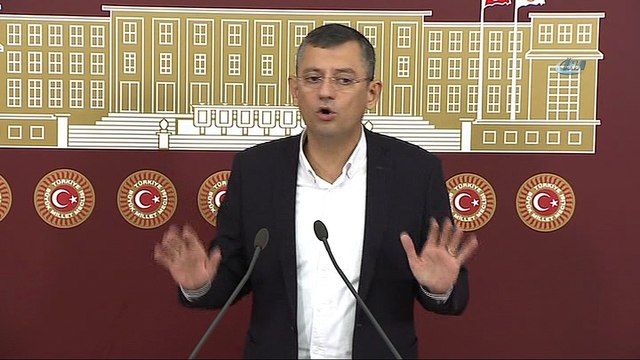 CHP Grup Başkanvekili Özgür Özel: 'Partimizin tüzüğüne göre tüzük kurultayı olasılığı var. Onun için de toplanması gereken imza sayısı bellidir. O imzalar toplandığı taktirde de kurallarla, kanunlarla, yazılı belgelerle bağlı bir siyasi par