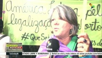 Video herunterladen: Mujeres en Brasil exigen la despenalización del aborto en Argentina