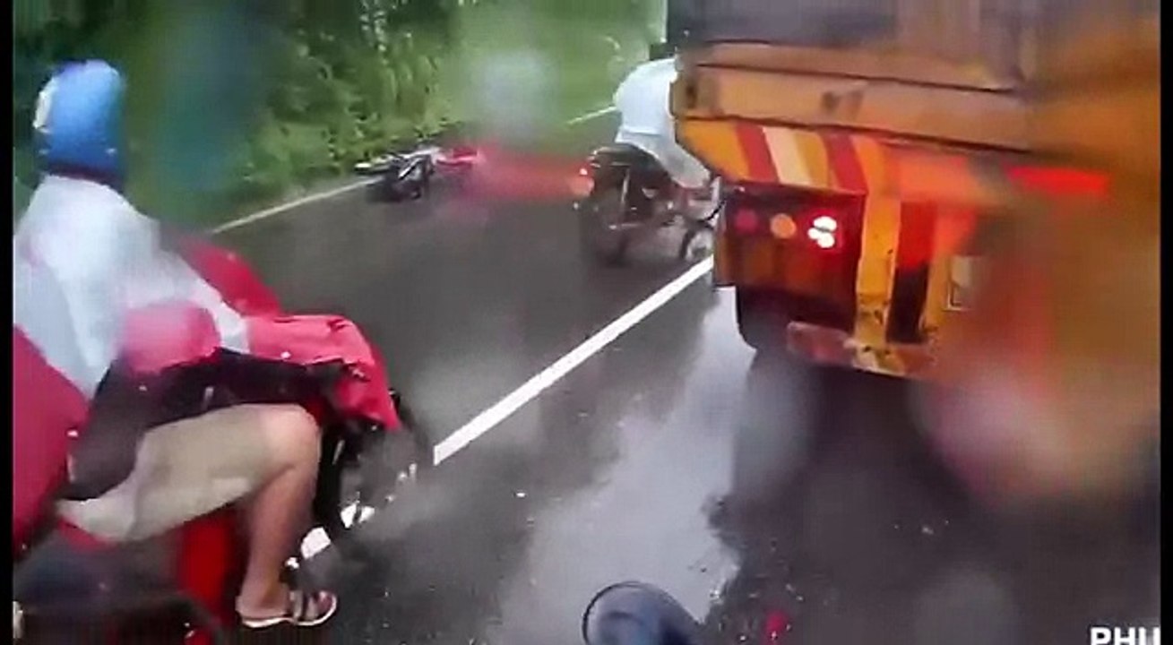 Camera hành trình ghi lại cảnh tai nạn giao thông 05 - Accident traffic 05