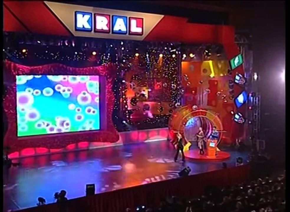 2000 Kral Türkiye Müzik Ödülleri - Muazzez Ersoy ''Güz Gülleri"