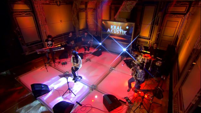 Kral Pop Akustik - İrem Derici - Düşler Ülkesinin Gelgit Akıllısı