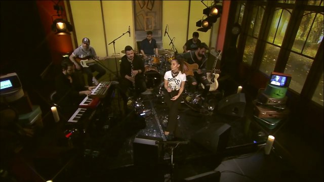 Derya Uluğ - Bırak Beni (Kral Pop Akustik)