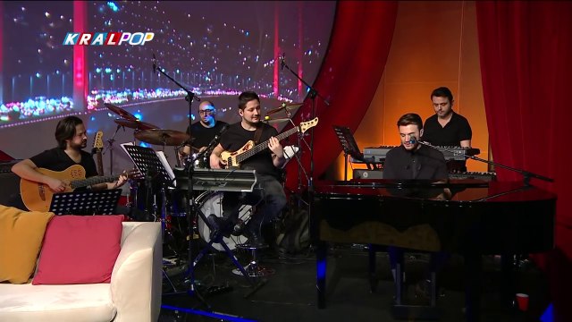 Mustafa Ceceli - Mutlu Ol Yeter (Mehmet'in Gezegeni)