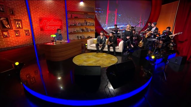 Harun Kolçak & Tan Taşçı - Gitme Seviyorum (Mehmet'in Gezegeni)