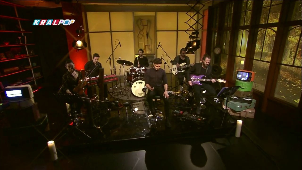 İlyas Yalçıntaş - Aşk Adam Seçiyor (Kral Pop Akustik)