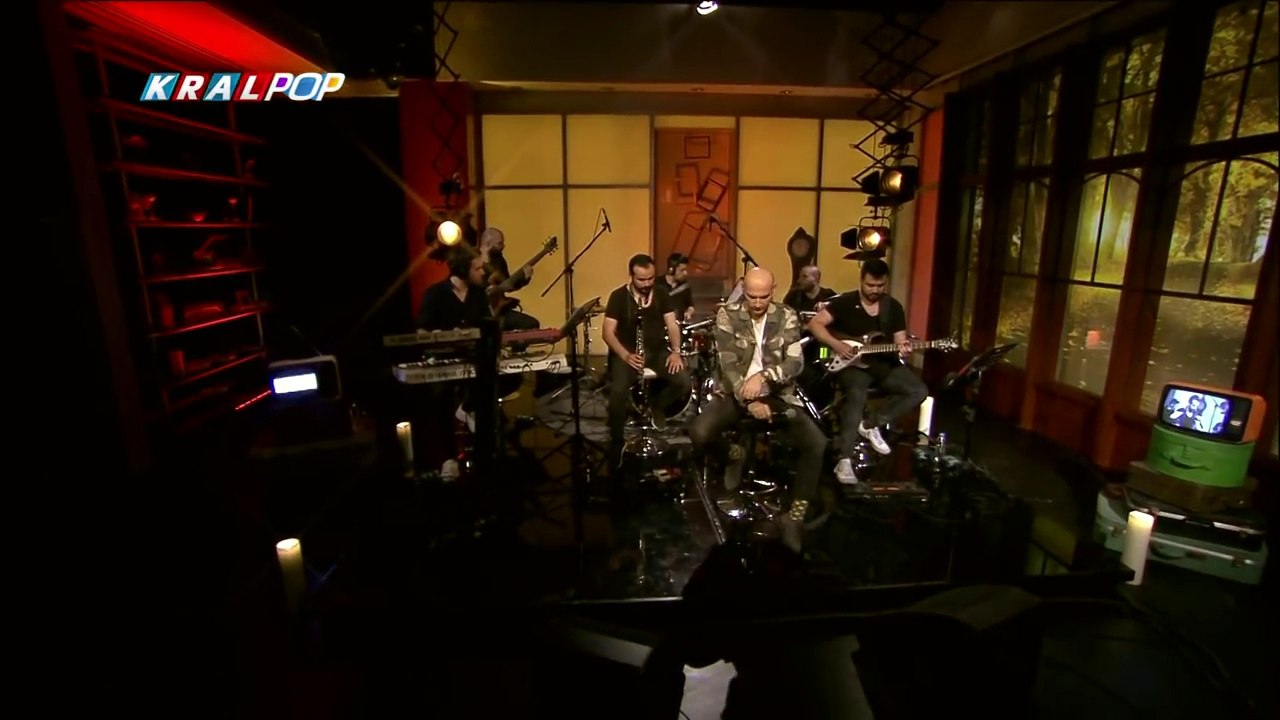 Altay - Bi'şey Söyle  (Kral Pop Akustik)