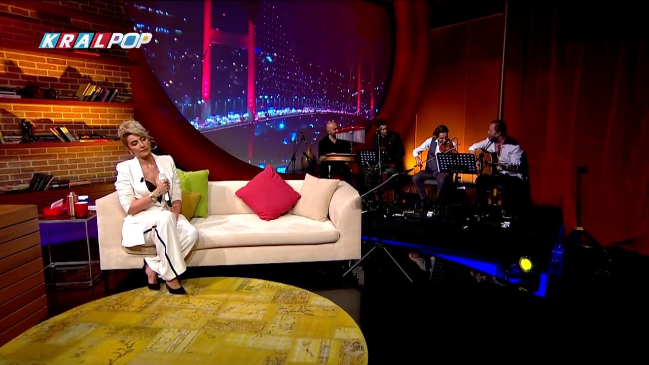 Mehmet'in Gezegeni - Sıla - Beyaz Giyme