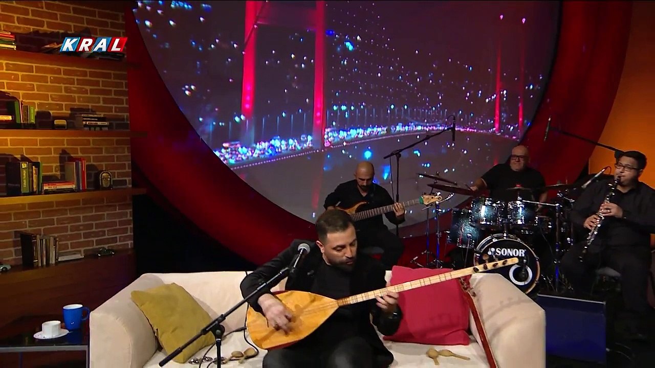 Anam Ağlar Başucumda Oturur - İsmail Altunsaray