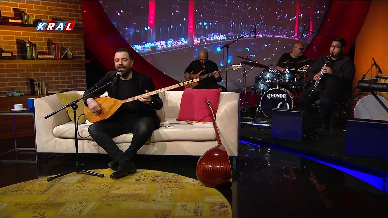 Ah Yalan Dünya - İsmail Altunsaray
