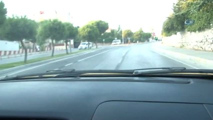 Hayvansever Taksiciden İnsanlık Dersi... Taksicinin Hayvanları Beslediği Görüntüler Tıklanma Rekoru...