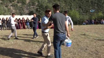 İdil'de, 'Evlenecek Gençlere' Müjde...muhtarlar Düğün Takıları İçin Sınırlama İstedi