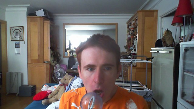 Wiwi égratigne l'éloge des jeunes (faîtes vous un jeune) d'Yvette Leglaire