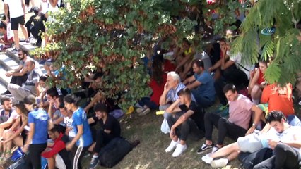 355 kişilik kontenjana 2 bin 882 kişi başvurdu, izdiham oluştu