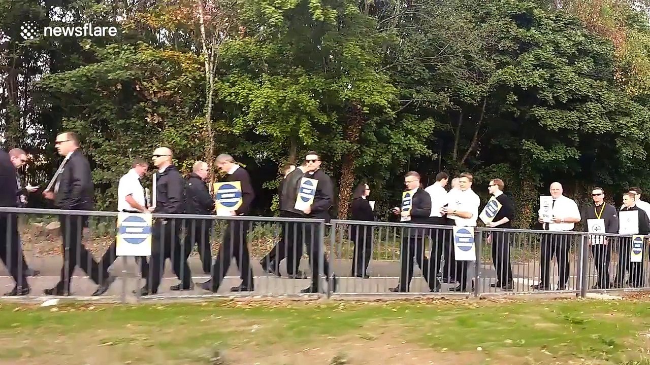 Ryanair pilots on strike outside Dublin airport