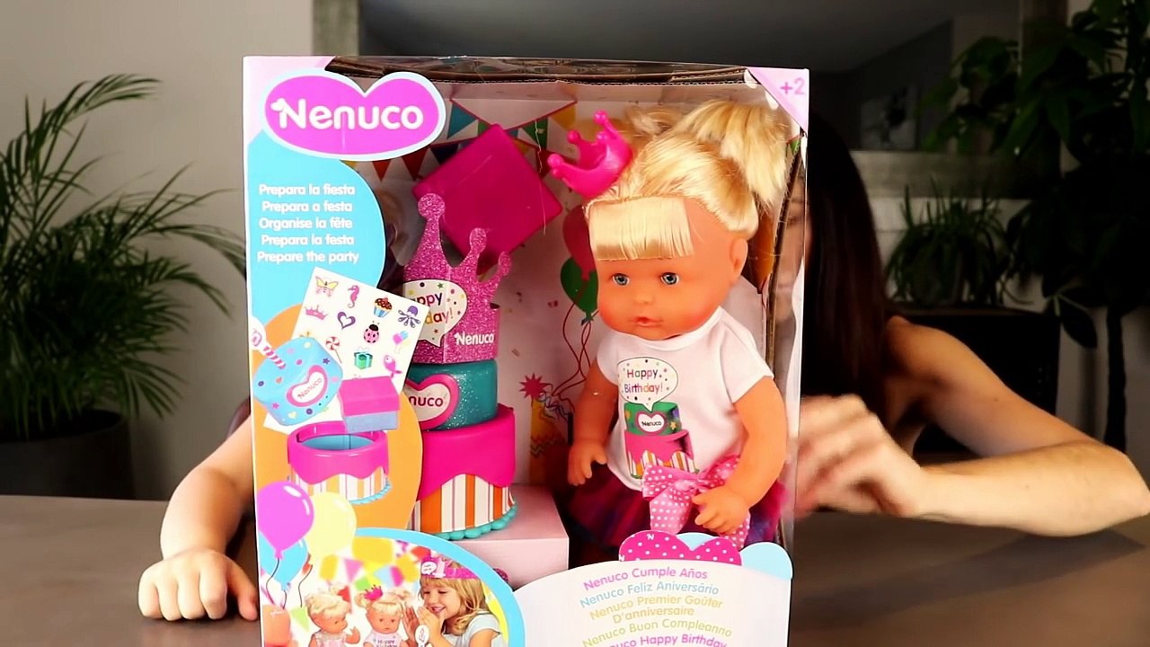 HAPPY BIRTHDAY BEBE NENUCO premier gouter d'anniversaire ! On décore le gateau.